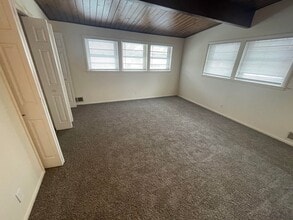 912 Maybelle St NE in Grand Rapids, MI - Building Photo - Building Photo