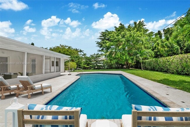 13125 SW 81st Ave in Miami, FL - Building Photo - Building Photo