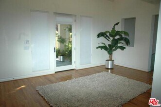 14445 Mulholland Dr in Los Angeles, CA - Building Photo - Building Photo