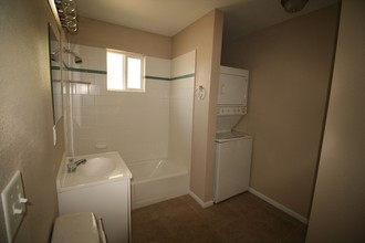 2105-2109 Donna St in North Las Vegas, NV - Building Photo - Interior Photo