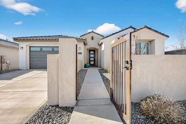 8345 Salinger Wy NW in Albuquerque, NM - Building Photo - Building Photo