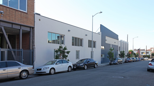 120-130 Hewitt St in Los Angeles, CA - Building Photo - Building Photo