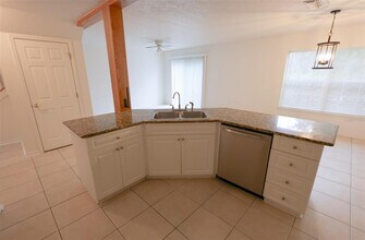 1116 Sunset Point Rd in Clearwater, FL - Building Photo - Building Photo