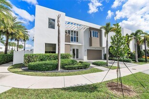 7477 NW 99th Ave in Doral, FL - Building Photo