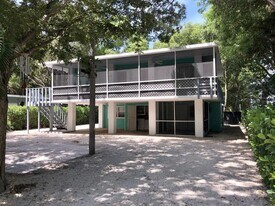 661 Colson Dr in Key Largo, FL - Building Photo
