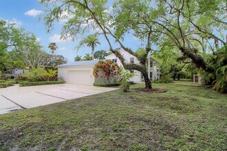 6900 SW 104th St in Pinecrest, FL - Building Photo - Building Photo