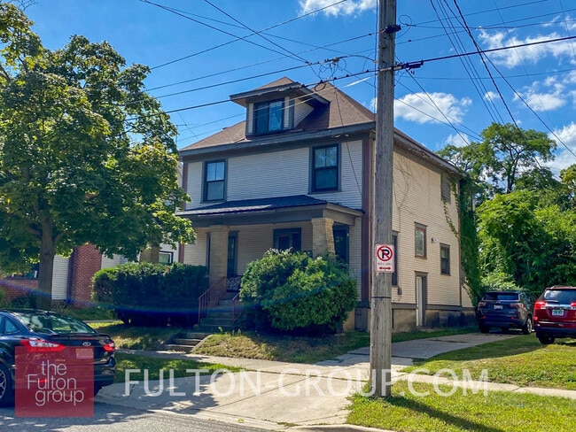 property at 113 Dwight Ave SE