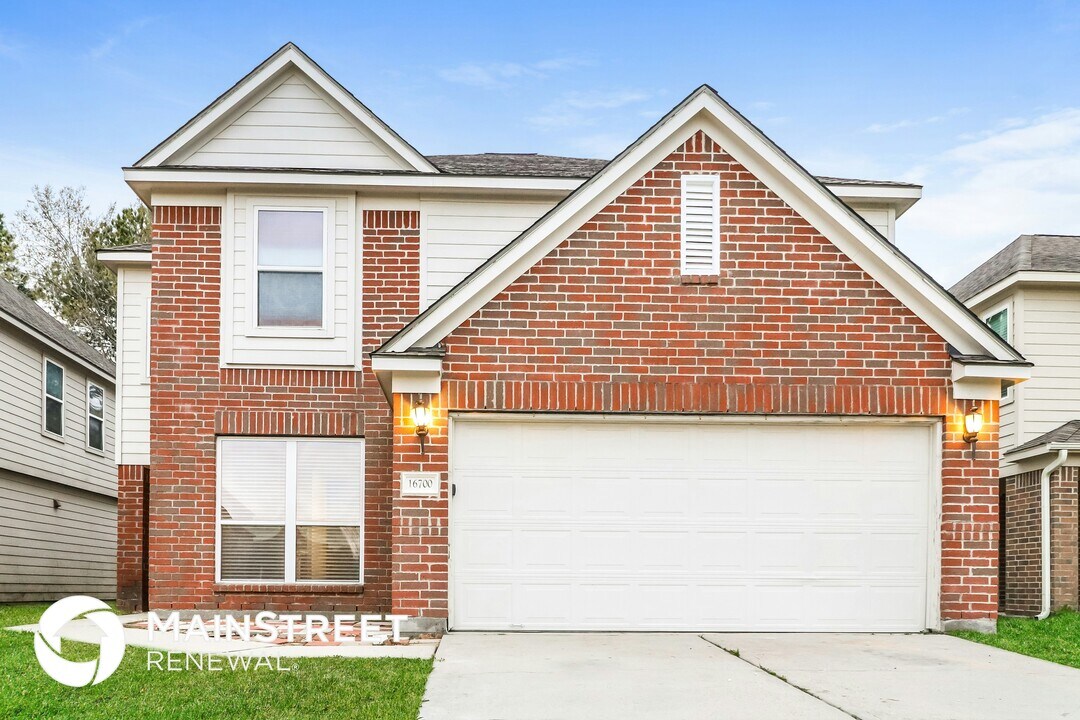 16700 Foursquare Dr in Conroe, TX - Building Photo