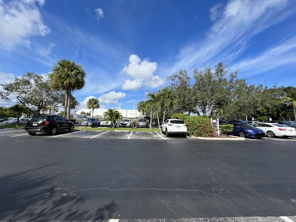 Ritz-Carlton Residences in Palm Beach Gardens, FL - Building Photo