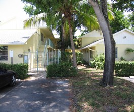 401-407 SE 14th Ct in Fort Lauderdale, FL - Building Photo - Building Photo