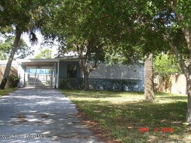 2310 Pineapple Ave in Melbourne, FL - Building Photo