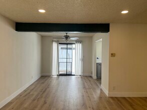 2213 Huntington St, Unit 3 in Huntington Beach, CA - Foto de edificio - Building Photo