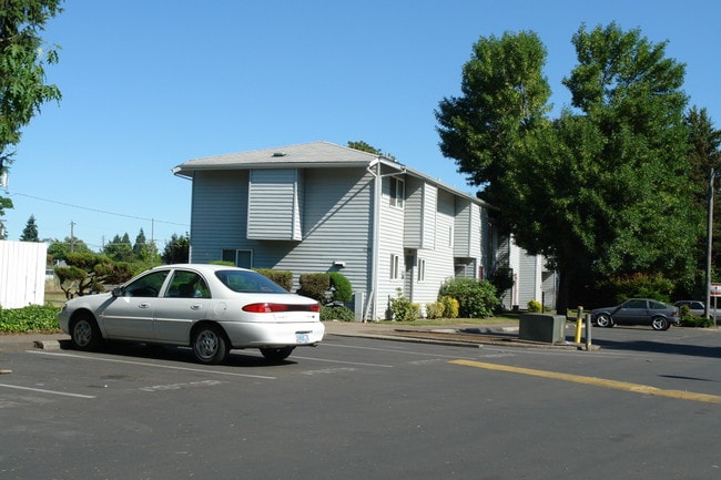 Orchard Village in Salem, OR - Building Photo - Building Photo