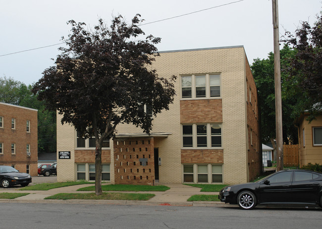 3418 Stevens Ave S in Minneapolis, MN - Foto de edificio - Building Photo