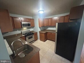 316 Van Sant Dr in Palmyra, NJ - Building Photo - Building Photo