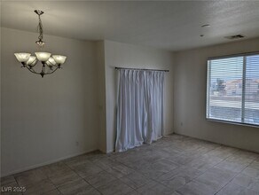 4437 Dover Straight St in Las Vegas, NV - Building Photo - Building Photo