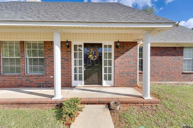 property at 118 EG McMillan Way