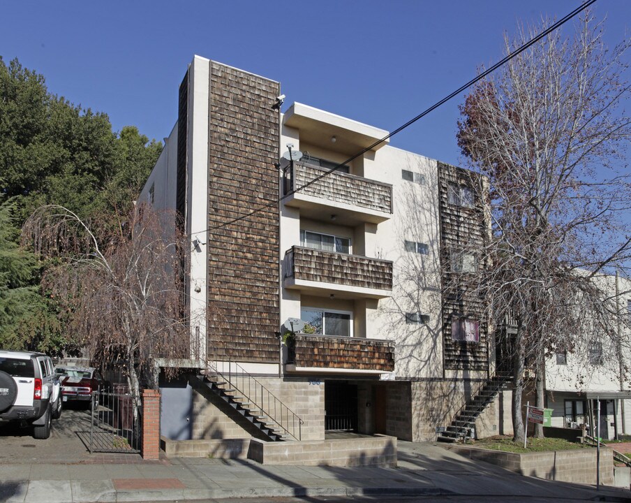 986 Warren St in Hayward, CA - Foto de edificio