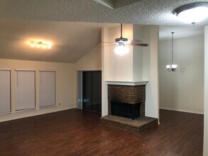 10629 Holly Grove Dr in Fort Worth, TX - Building Photo - Building Photo