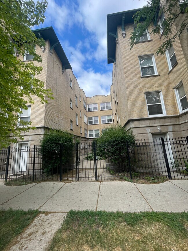 property at 4748 N Albany Ave