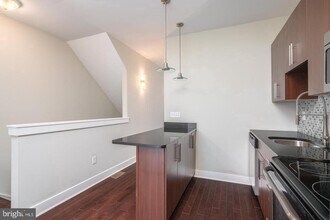 2012 W Girard Ave in Philadelphia, PA - Building Photo - Building Photo