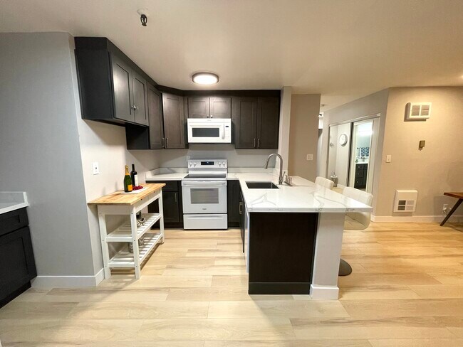 303 Adams St, Unit 109 in Oakland, CA - Building Photo - Building Photo
