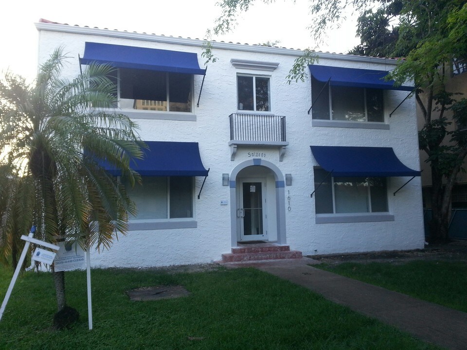 1610 Salzedo St in Coral Gables, FL - Foto de edificio