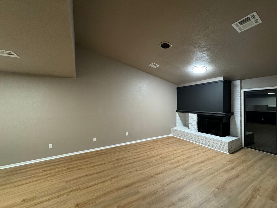 722 Stonecroft Cir in Edmond, OK - Building Photo