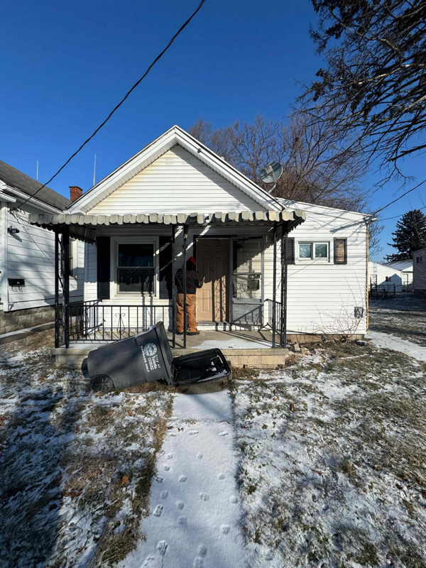 property at 30 W Oakland St
