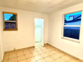 4307 SW 9th St in Miami, FL - Building Photo - Building Photo