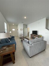 10211 Trumpet Honeysuckle Wy in San Antonio, FL - Building Photo - Building Photo