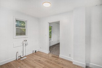 517 Regent St in Lansing, MI - Building Photo - Building Photo