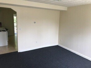 112 Magnolia Ave, Unit B in Pasadena, MD - Foto de edificio - Building Photo