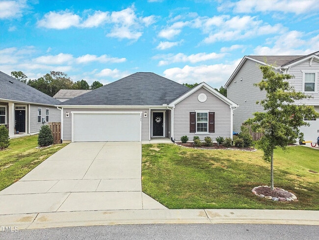 128 Willow Grove Ln in Fuquay Varina, NC - Building Photo - Building Photo