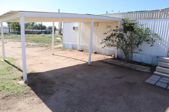 694 E Lesli Dr in Benson, AZ - Building Photo - Building Photo