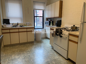 531 Newbury St, Unit 2F in Boston, MA - Building Photo - Building Photo