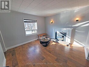 205 Main St E in Grimsby, ON - Building Photo - Building Photo