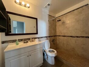 6154 Westgate Dr in Orlando, FL - Building Photo - Building Photo
