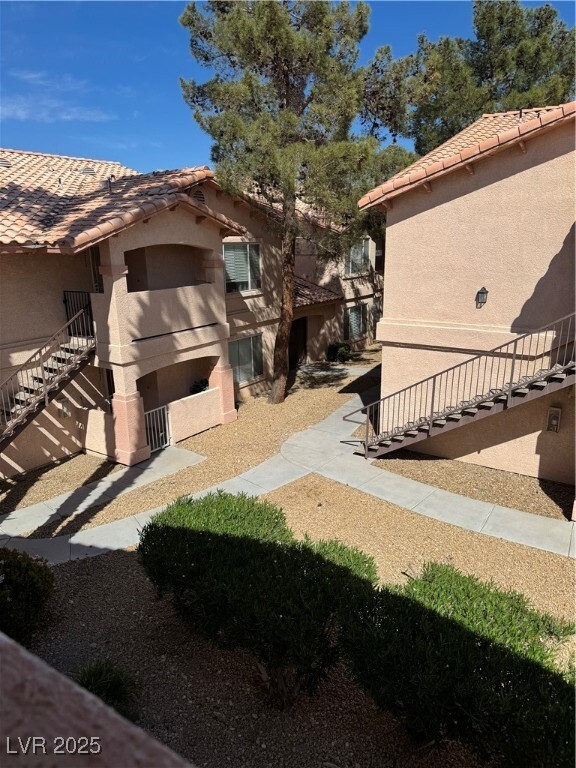 350 S Durango Dr in Las Vegas, NV - Building Photo - Building Photo