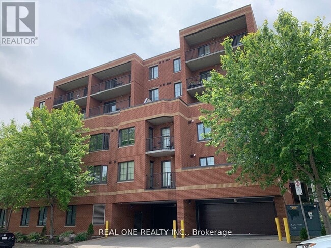 property at 47 Caroline St N