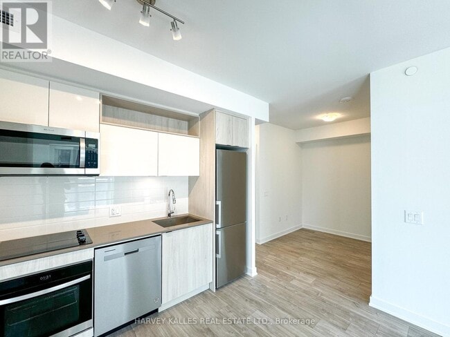 property at 100-100 Dalhousie St