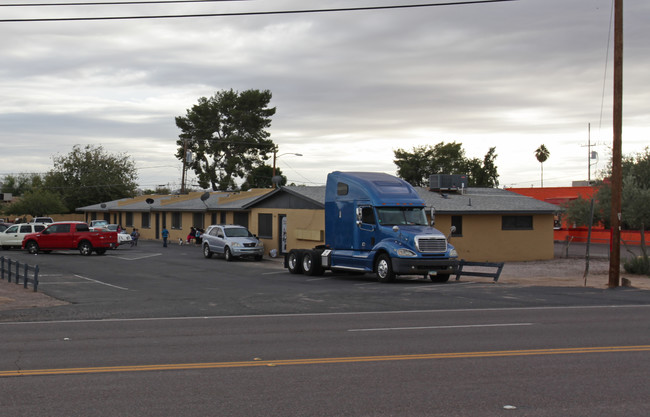 24151 W Cr-85 Hwy in Buckeye, AZ - Building Photo - Building Photo