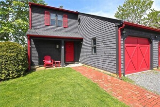 55 Annandale Rd in Newport, RI - Building Photo - Building Photo