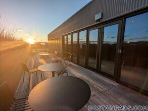 55 Brighton Ave, Unit 519 in Boston, MA - Foto de edificio - Building Photo