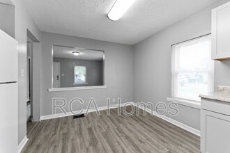 1853 Medford Ave in Indianapolis, IN - Foto de edificio - Building Photo