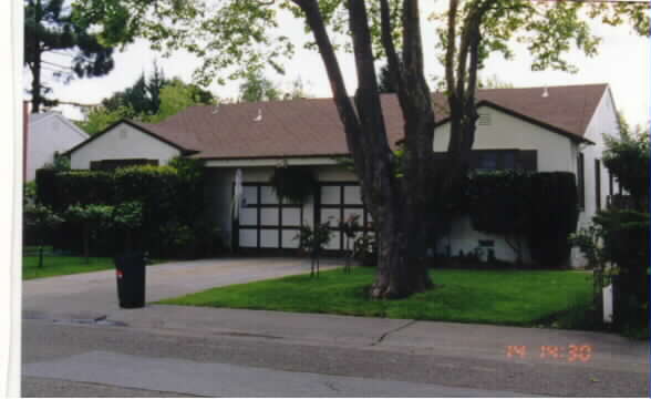 1006 S Idaho St in San Mateo, CA - Foto de edificio - Building Photo