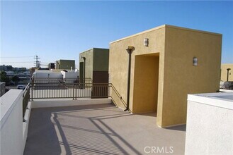 789 Leeward Way in Costa Mesa, CA - Building Photo - Building Photo
