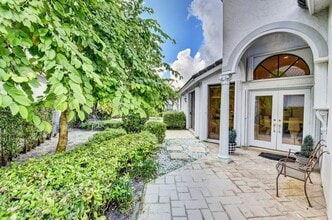 2106 NW 60th Cir in Boca Raton, FL - Building Photo - Building Photo