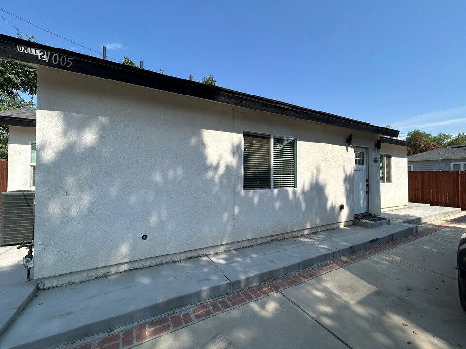 1005 E Colton Ave in Redlands, CA - Building Photo