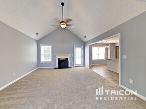 2051 Meadowglen Ln in Loganville, GA - Building Photo - Building Photo